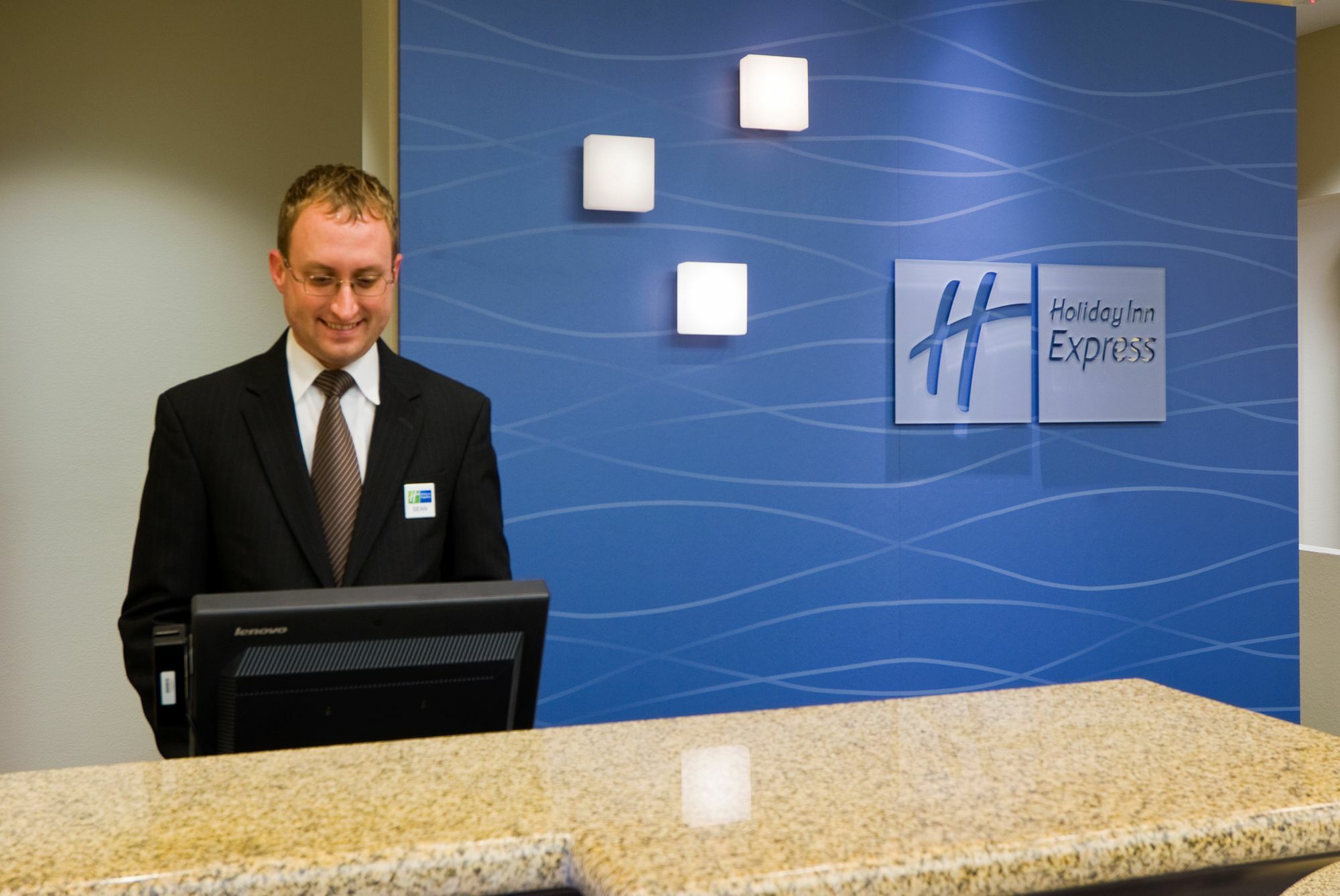 Holiday Inn Express Hotel & Suites Fort Myers East - The Forum, An Ihg Hotel Интерьер фото